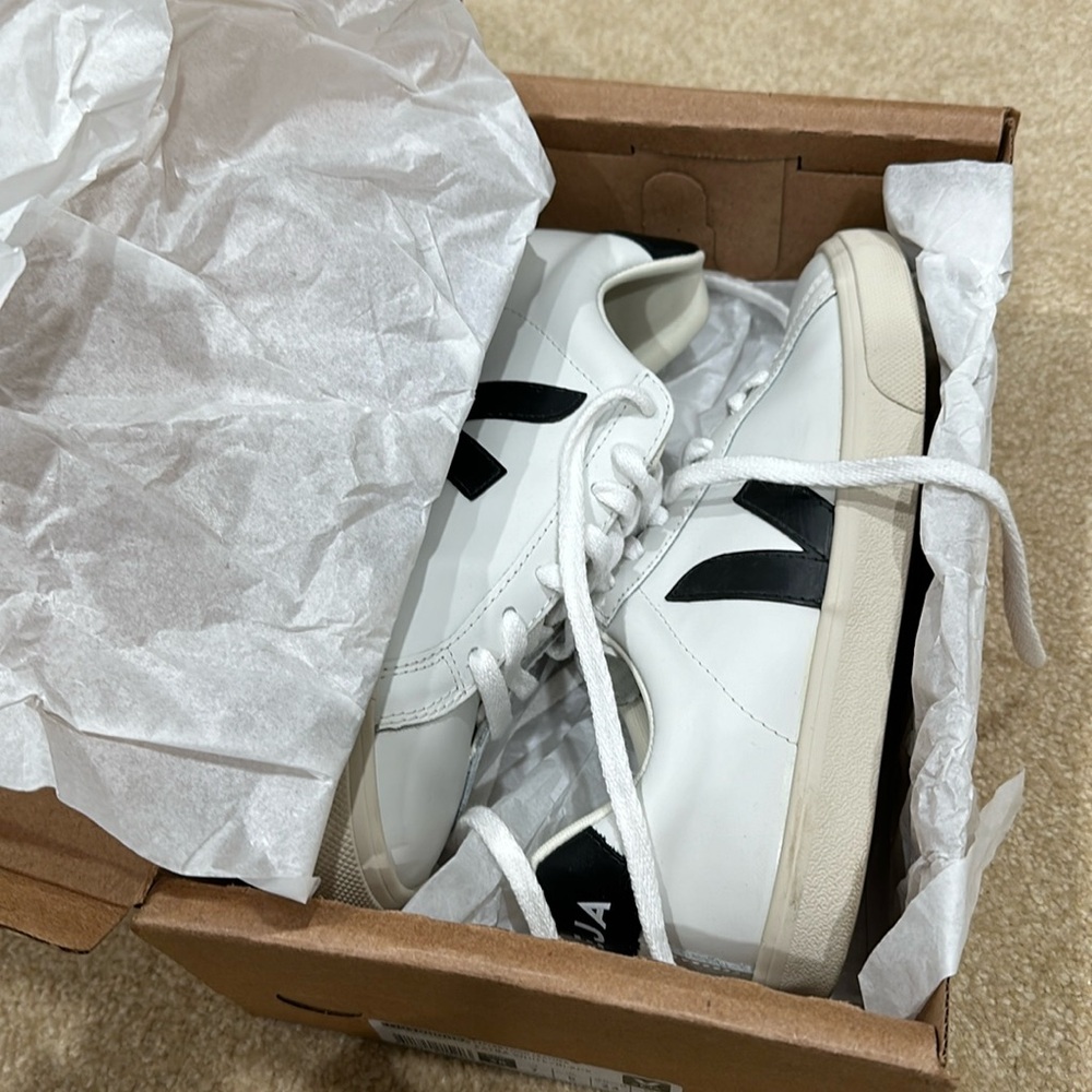 Veja sneakers size 7